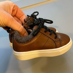 Size 4 baby/toddler koala kids dress shoe. Brown leather. Worn once.